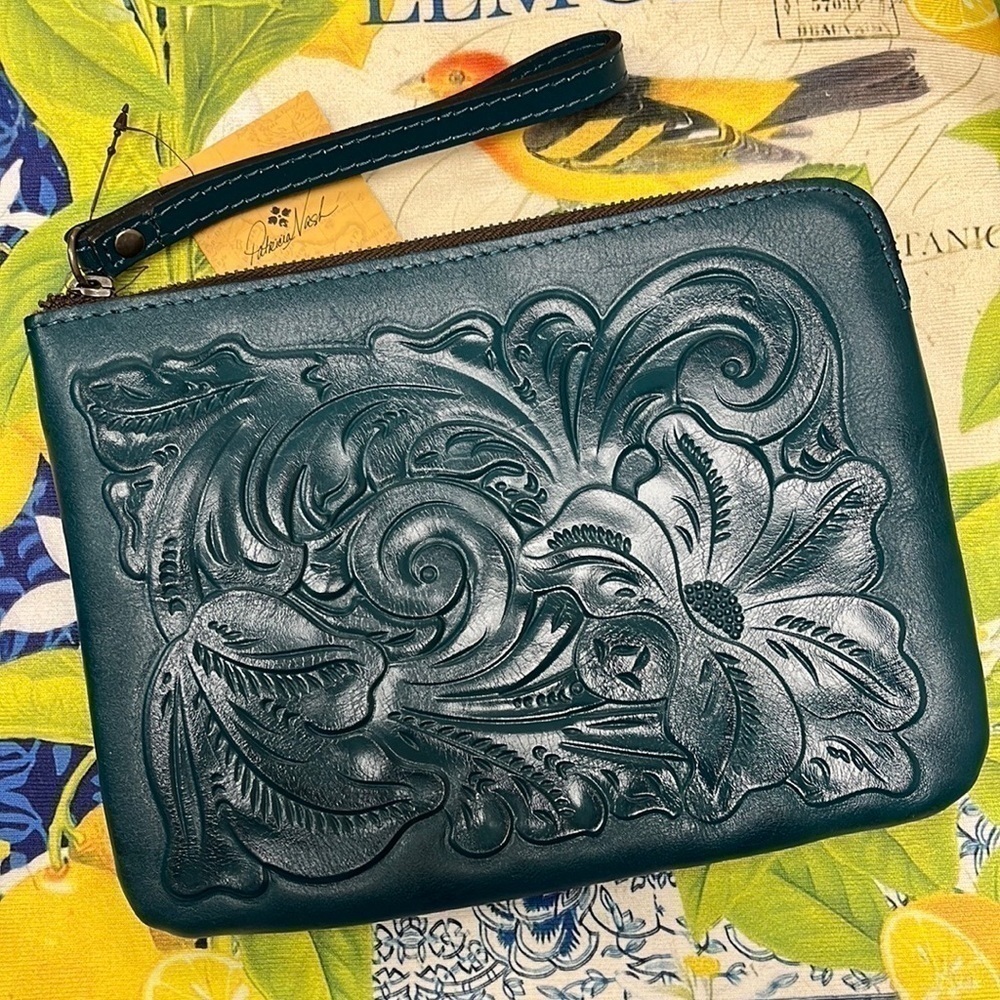 Brand New Patricia Nash Genuine Tooled Leather Blue Coral Cassini Wristlet